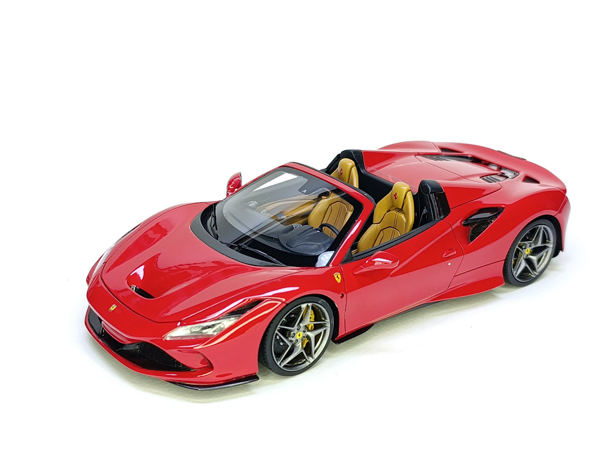 1/24 scale model car kit Ferrari F8 Spider——Alpha Model