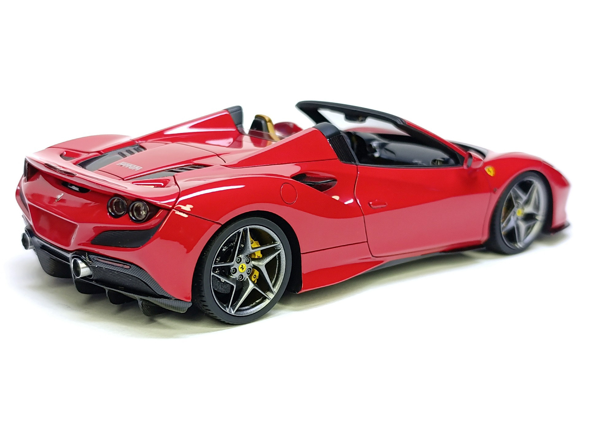 1/24 scale model car kit Ferrari F8 Spider——Alpha Model
