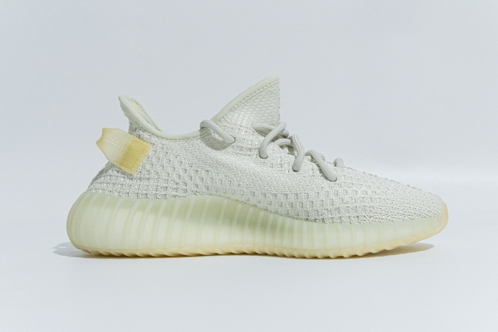 Replica Adidas Yeezy Boost 350 V2 Light UV Sensitive GY3438 [Better Version] - Onebyonemall