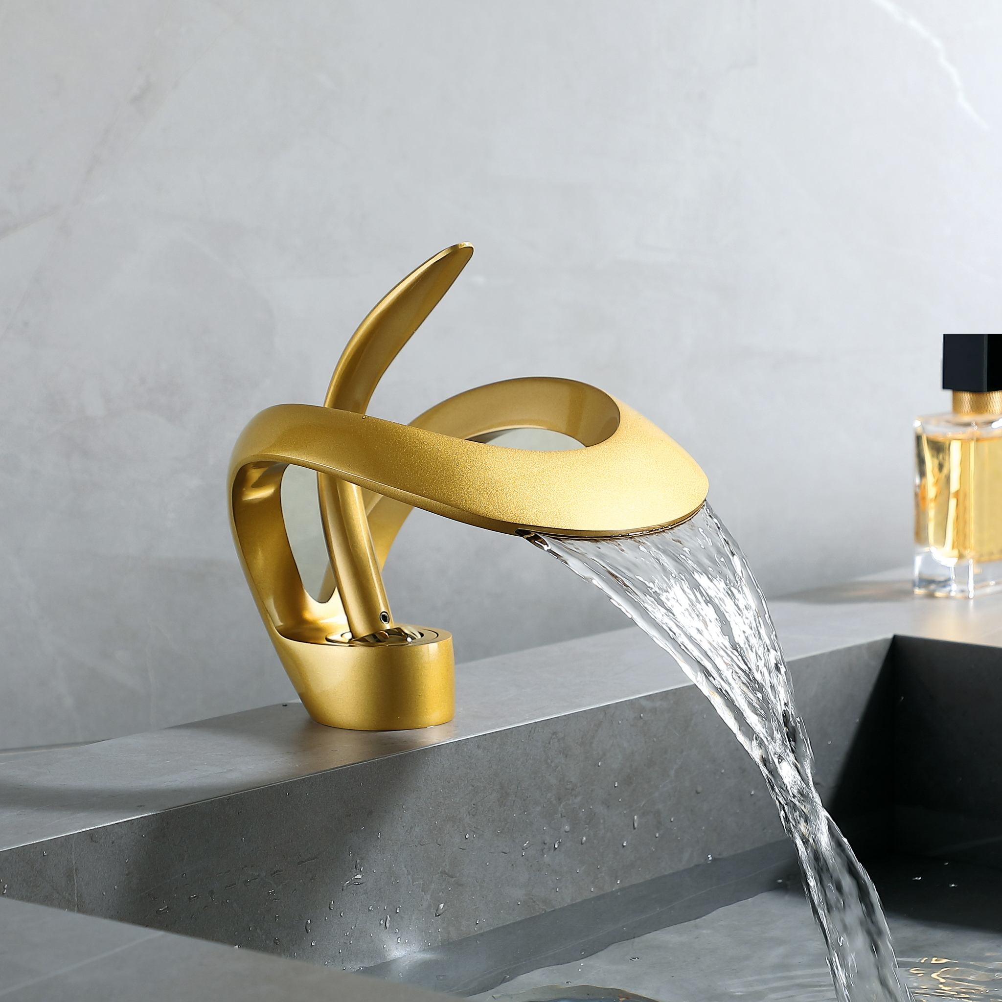 Himylen Gold Single Hole Bathroom Sink Faucet