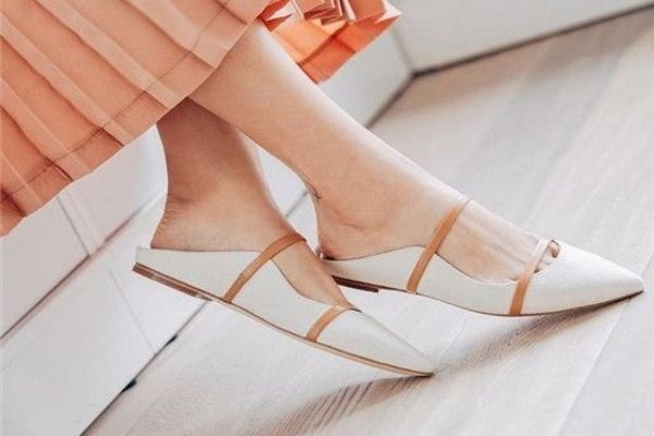 How to wear Pointed Shoes Without Pain
