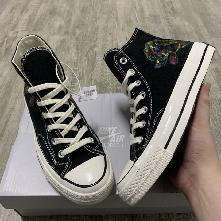 custom graffiti shoes