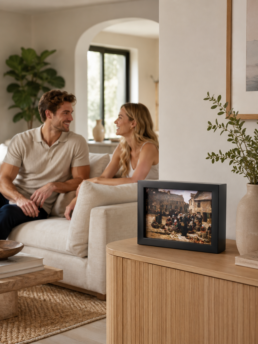 HOSAFE 4G picture frame indoor security camera for no-WiFi indoor common areas
